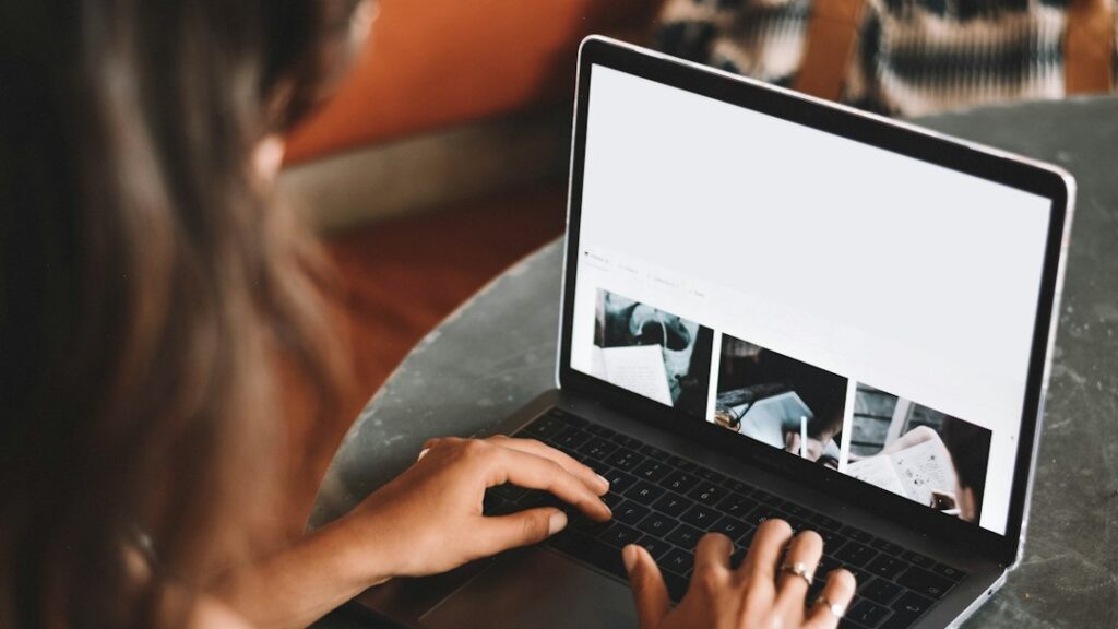User filtering video search results by resolution and length on an alternative search engine