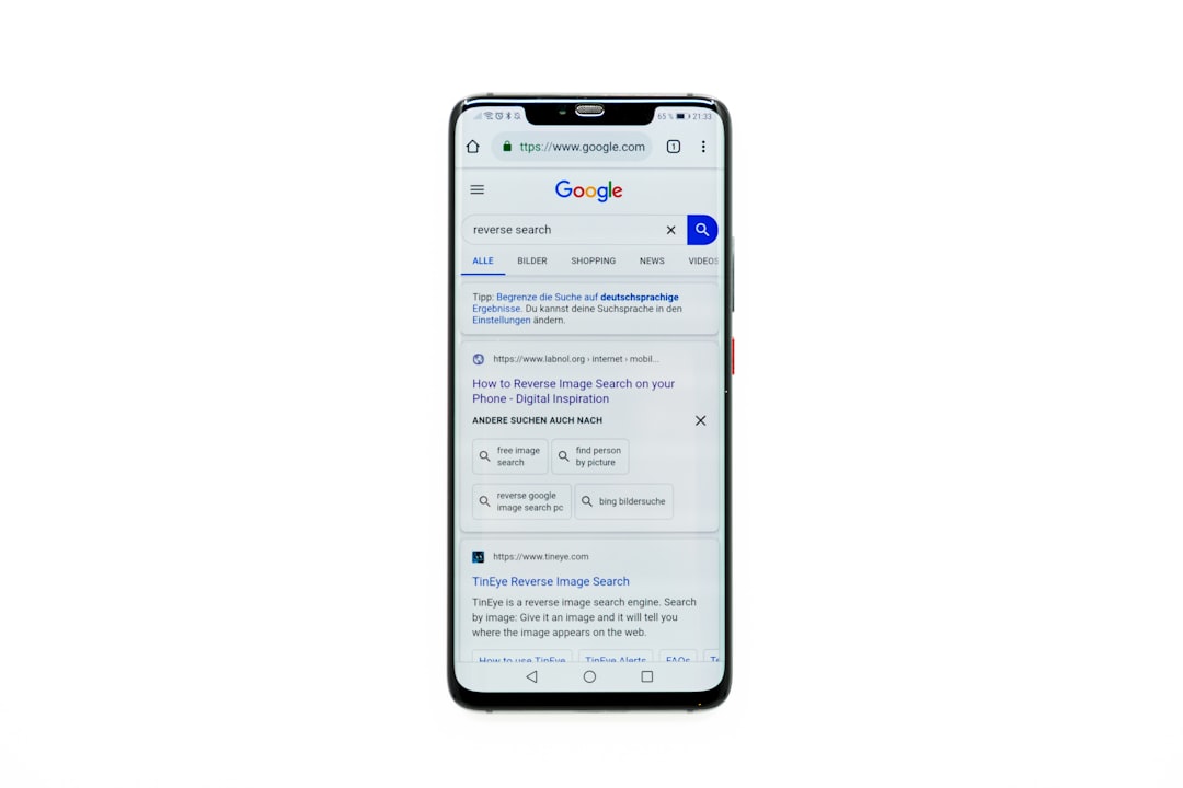 Side by side comparison of DuckDuckGo and Startpage mobile app interfaces